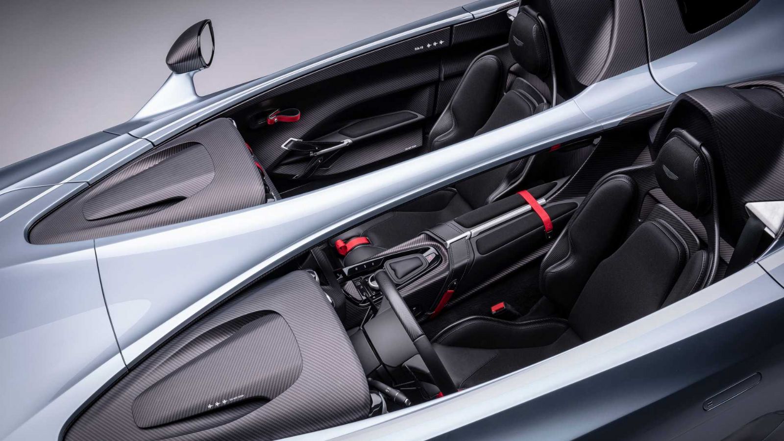 «Αεράτη» η νέα Aston Martin V12 Speedster 